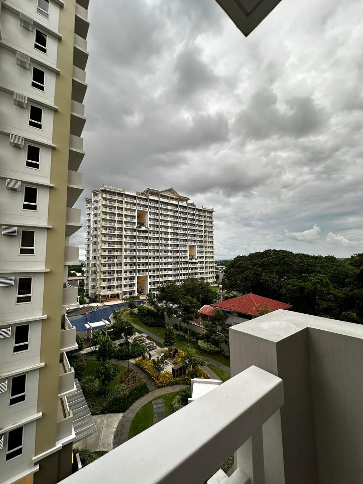 2 Bedroom Condo Unit Near Sm Bf & Naia At The Atherton By Dmci With 2 Balcony Paranaque City Buitenkant foto