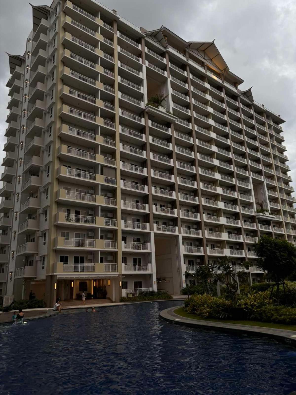 2 Bedroom Condo Unit Near Sm Bf & Naia At The Atherton By Dmci With 2 Balcony Paranaque City Buitenkant foto