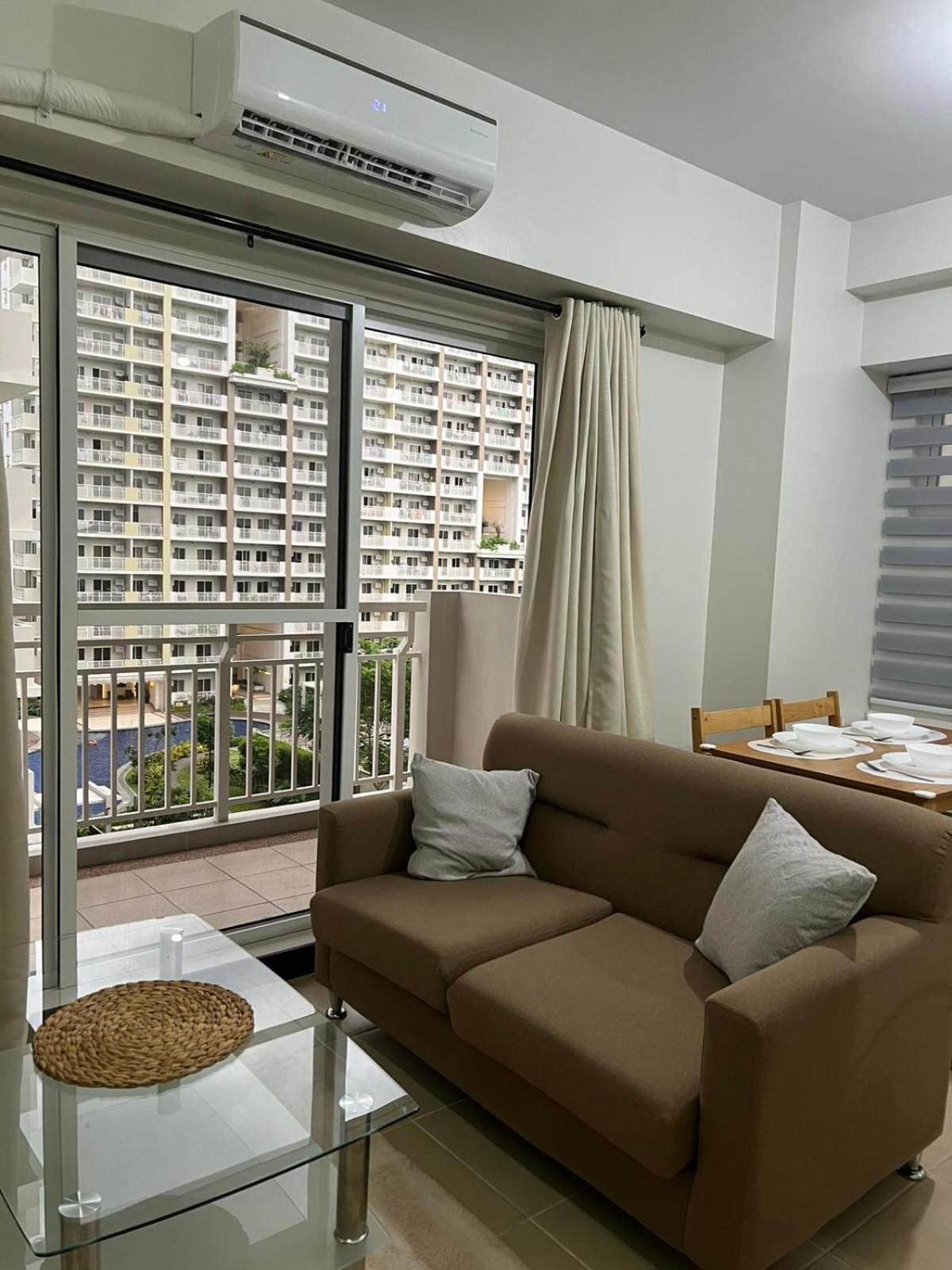 2 Bedroom Condo Unit Near Sm Bf & Naia At The Atherton By Dmci With 2 Balcony Paranaque City Buitenkant foto