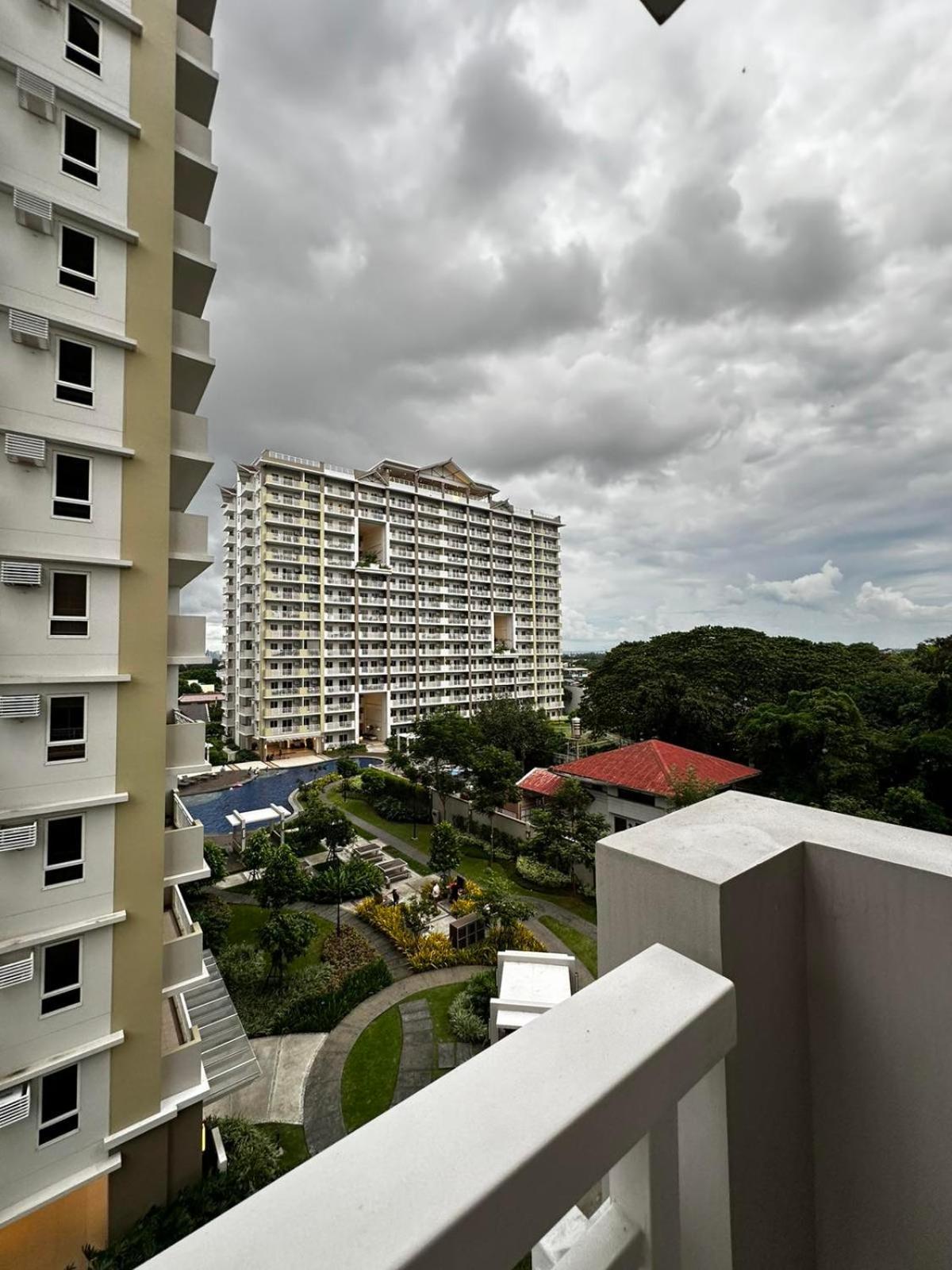 2 Bedroom Condo Unit Near Sm Bf & Naia At The Atherton By Dmci With 2 Balcony Paranaque City Buitenkant foto