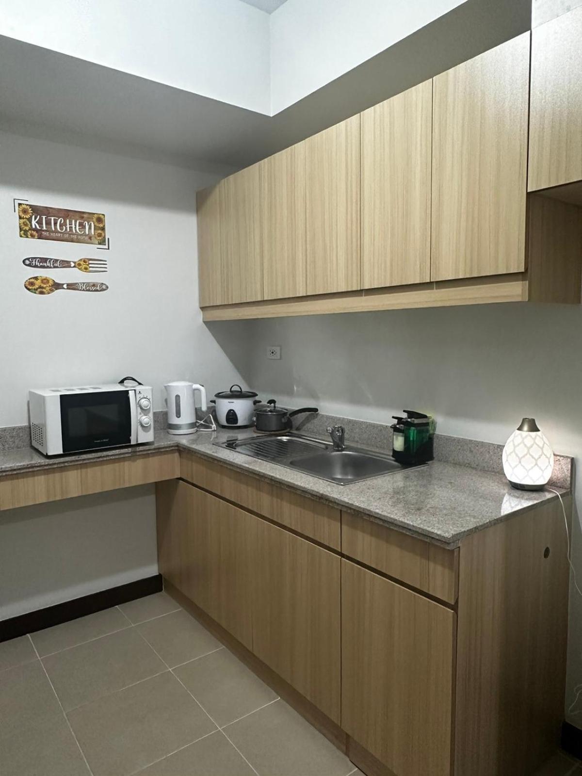 2 Bedroom Condo Unit Near Sm Bf & Naia At The Atherton By Dmci With 2 Balcony Paranaque City Buitenkant foto